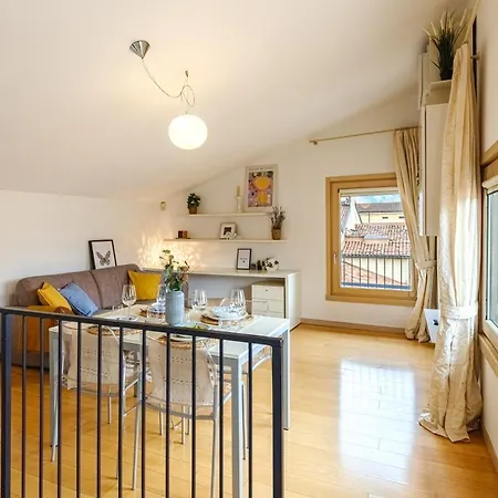 Shakespeare Apartment